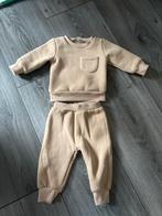 Babysetje kleding maat 74 beige joggingpak, Ophalen of Verzenden, Jongetje of Meisje, Zo goed als nieuw, Setje