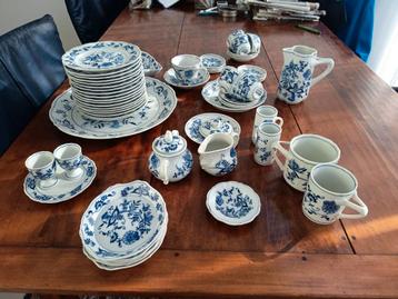 Blue danube kop en schoteltjes gebakstel met gebakschaal beschikbaar voor biedingen