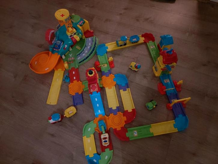 v tech toettoet auto's en trein, Kinderen en Baby's, Speelgoed | Vtech, Gebruikt, Ophalen of Verzenden