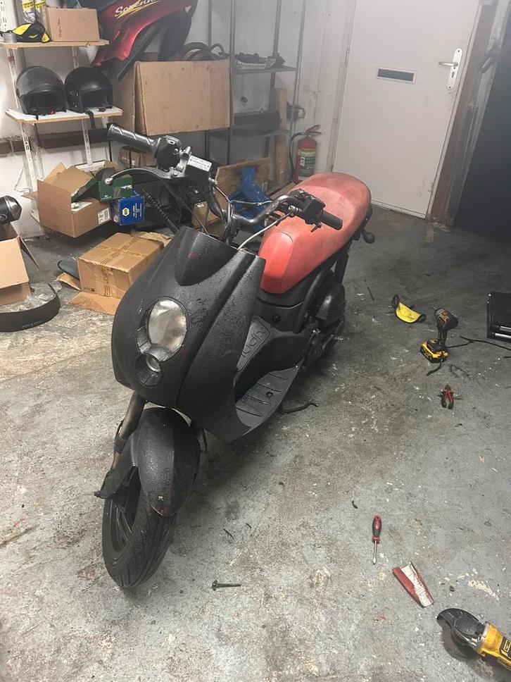 2takt scooter, Fietsen en Brommers, Snorfietsen en Snorscooters, Zo goed als nieuw, Overige merken, Benzine, Ophalen of Verzenden