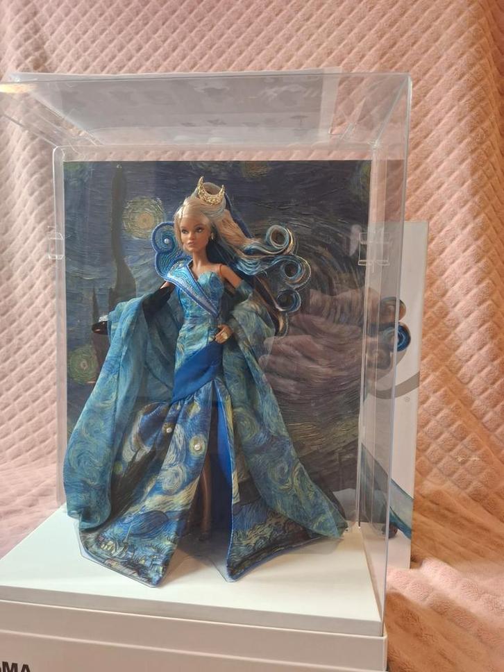 Barbie Vincent van Gogh MoMA NRFB, Verzamelen, Poppen, Nieuw, Fashion Doll, Ophalen of Verzenden