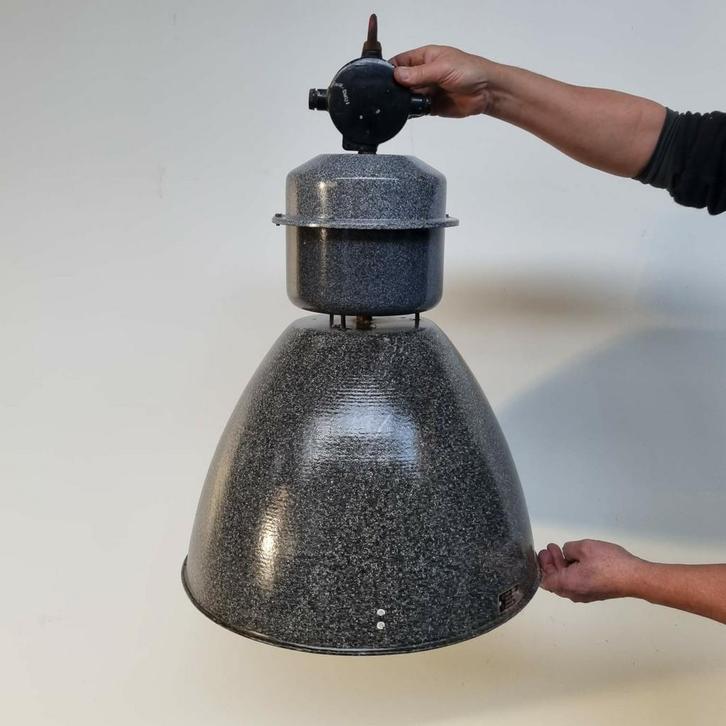 2 stoere industriële lampen (vintage), Huis en Inrichting, Lampen | Hanglampen, Gebruikt, 75 cm of meer, Ophalen of Verzenden