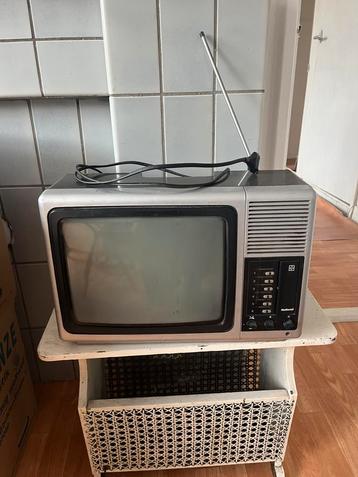 National TV old school vintage antiek beschikbaar voor biedingen