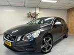 Volvo V60 1.6 T3 R DESIGN, TREKHAAK, PDC, CRUISE CONTROL, XE, Auto's, Volvo, Voorwielaandrijving, 15 km/l, Gebruikt, Zwart