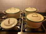 Oude roomkleurige emaille pannenset., Ophalen of Verzenden, Gebruikt, Overige materialen, Pannenset