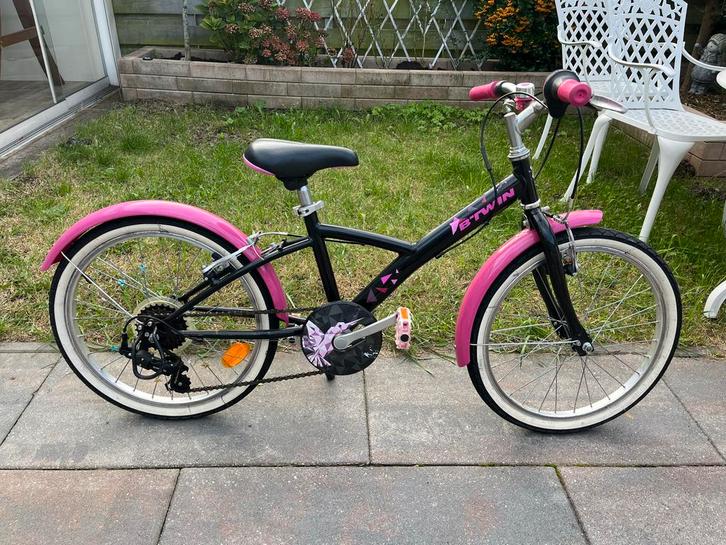 B'Twin 20 inch kinderfiets - Zwart/Roze - bijna nieuw, Fietsen en Brommers, Fietsen | Meisjes, Gebruikt, 24 inch, Handrem, Ophalen