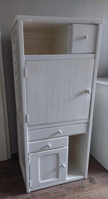 Degelijke Houten Kast - Opbergruimte! beschikbaar voor biedingen
