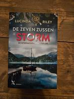 De Zeven Zussen - Storm (deel 2), Ophalen of Verzenden, Zo goed als nieuw, Lucinda Riley
