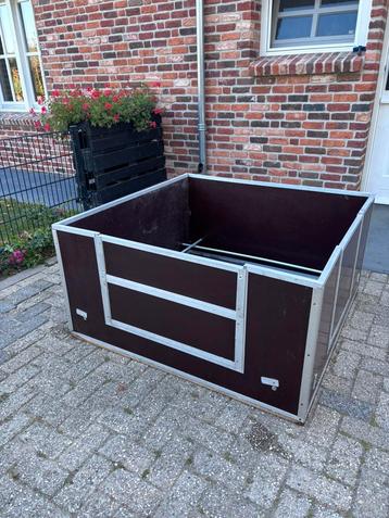 Werpkist grote hond zeer degelijk! beschikbaar voor biedingen