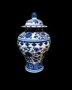chinees dekselvaasje blauw-wit 19de eeuw Qianglong, Antiek en Kunst, Ophalen of Verzenden