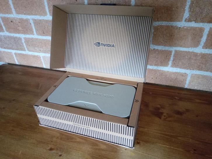 Nvidia RTX 5070 Founders Edition Videokaart, Computers en Software, Videokaarten, Zo goed als nieuw, Nvidia, PCI-Express 5.0, Overige soorten