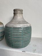 2 aardewerk vaasjes, Overige kleuren, Aardewerk of Porselein, Ophalen of Verzenden, Zo goed als nieuw