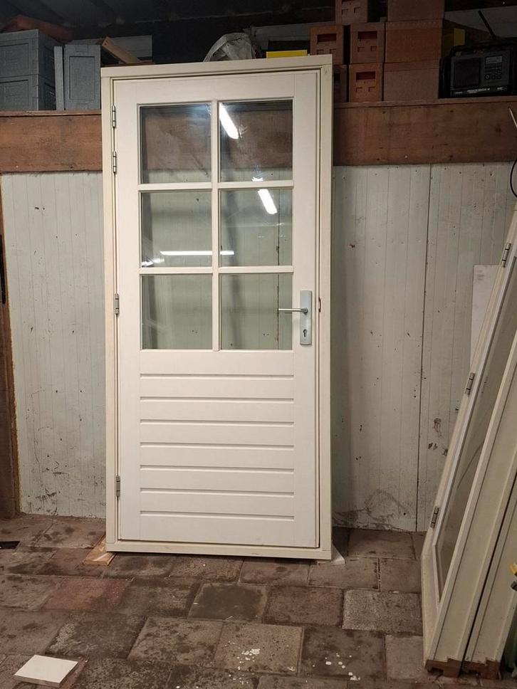 Nette hardhouten buitendeur achter/schuurdeur met kozijn, Doe-het-zelf en Verbouw, Deuren en Horren, Ophalen