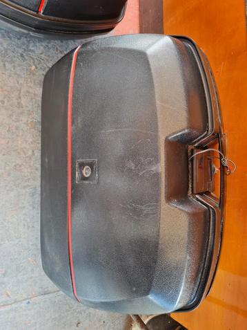 Kofferset Guzzi california 3 plus bevestigingsbeugels beschikbaar voor biedingen