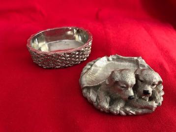 Hond Honden in Mand Beeldje Bijoux Sieraden Doos 2-Delig beschikbaar voor biedingen