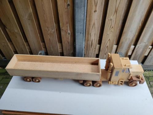 Te koop grote houten truck met platte oplegger (kinder speel, Kinderen en Baby's, Speelgoed | Houten speelgoed, Nieuw, Duw- of Trekspeelgoed