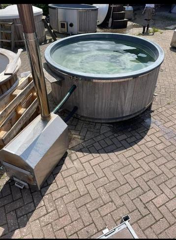 Tweedehands - gebruikte HOTTUB - €6620 normaal nu +/-€3000 beschikbaar voor biedingen