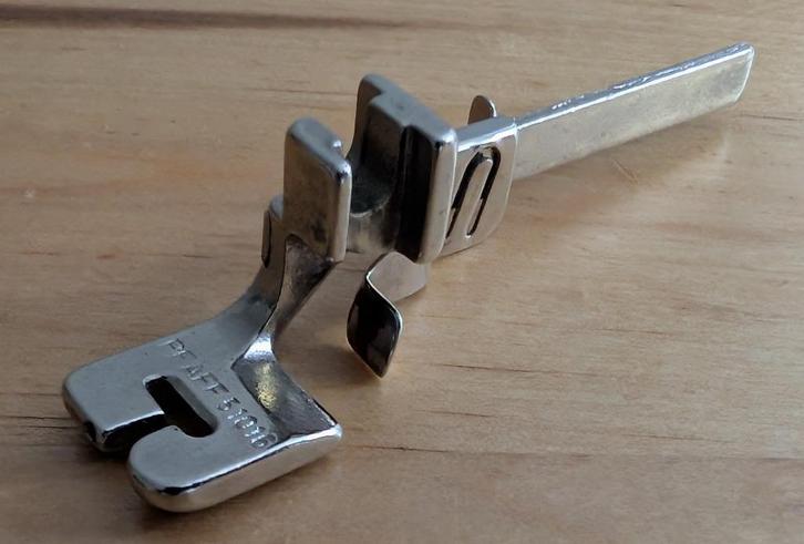 Naaivoet Pfaff 51016 – Knoopsgatvoet, Hobby en Vrije tijd, Naaimachines en Toebehoren, Gebruikt, Toebehoren, Pfaff, Ophalen of Verzenden