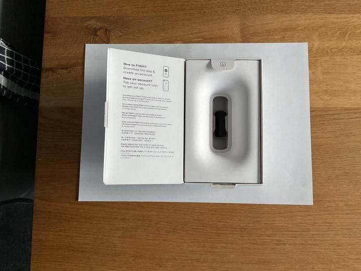 Fitbit Luxe, Sieraden, Tassen en Uiterlijk, Smartwatches, Gebruikt, Roze, Ophalen of Verzenden