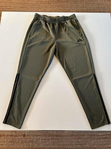 Adidas trainingsbroek xl donkergroen nieuw!  beschikbaar voor biedingen