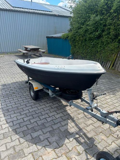 polyester boot met trailer 3.5 pk motor klein lek in de boot, Watersport en Boten, Bootonderdelen, Zo goed als nieuw, Ophalen
