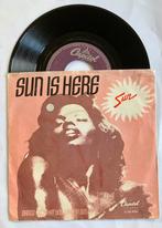 Vinyl single Sun - Sun is here, Gebruikt, 7 inch, Single, Dance