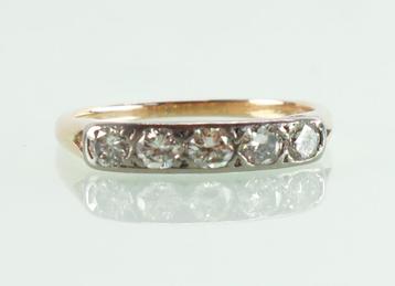 Art Deco roségouden ring vijf briljanten beschikbaar voor biedingen