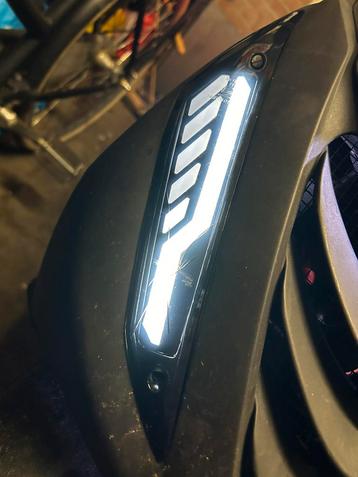 Zip matrix led rechtsvoor beschikbaar voor biedingen