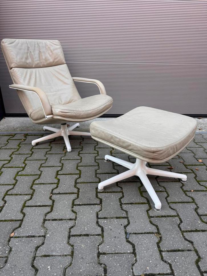 Artifort F141 serie set Fauteuil + hocker, Huis en Inrichting, Fauteuils, Gebruikt, Hout, Kunststof, Leer, Metaal, Overige materialen