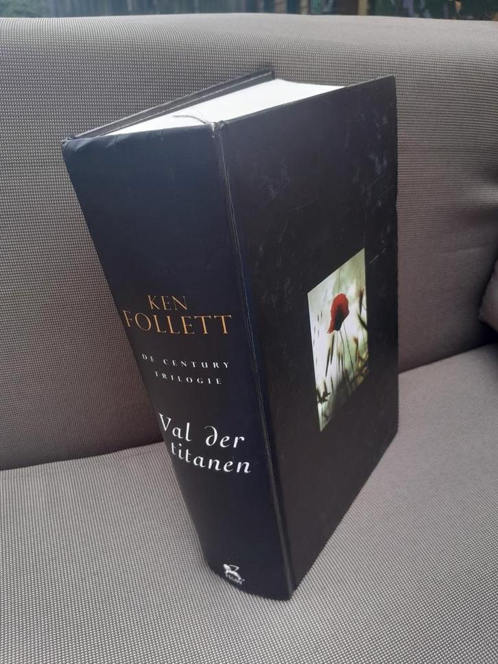 Ken Follett - Val der Titanen - Hardcover, Boeken, Romans, Gelezen, Nederland, Ophalen of Verzenden
