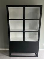 Stijlvolle zwarte buffetkast met glazen deuren, Huis en Inrichting, Kasten | Buffetkasten, Ophalen, Zo goed als nieuw, 25 tot 50 cm