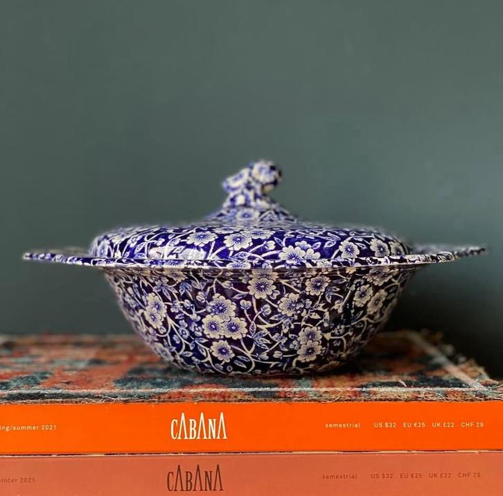 Burleigh Calico dekschaal, Huis en Inrichting, Keuken | Servies, Schaal of Schalen, Overige stijlen, Porselein, Verzenden