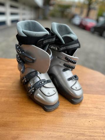 Tecnica skischoenen – maat 28.5 (ca. EU 43–44) + draagtas beschikbaar voor biedingen