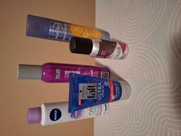 haar produkten gel, mousse haarlak. beschikbaar voor biedingen