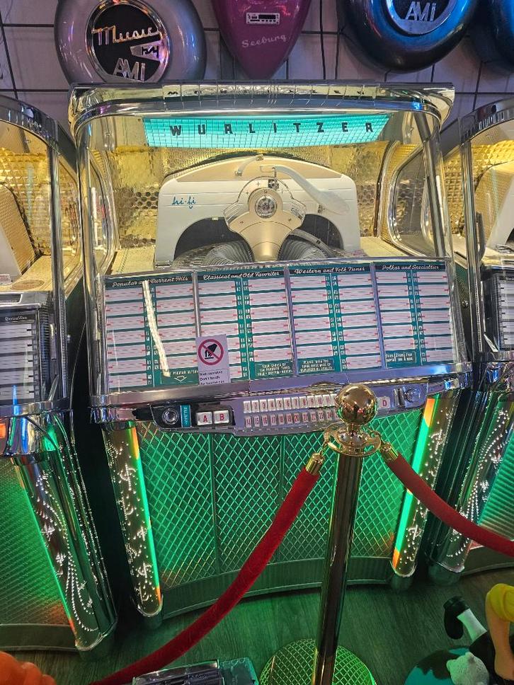 Wurlitzer 2104, Verzamelen, Automaten | Jukeboxen, Zo goed als nieuw, Wurlitzer, Voor 1950, Met singles, Ophalen