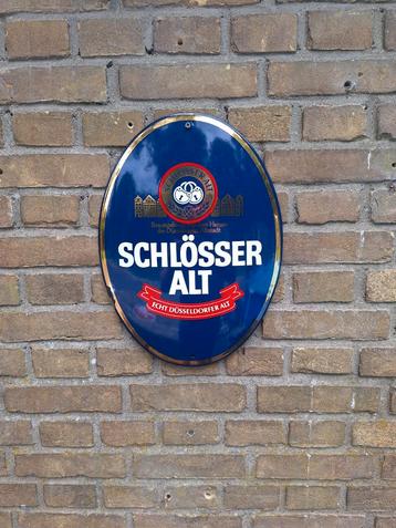 Emaille bier reclamebord Schlösser Alt Düsseldorf Duitsland  beschikbaar voor biedingen