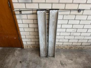 Oprijbanen aluminium 2 meter lang (Nr: 1933) beschikbaar voor biedingen