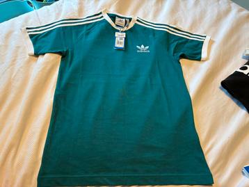 Adidas t ahirt - petrol groen met witte strepen - Nieuw beschikbaar voor biedingen