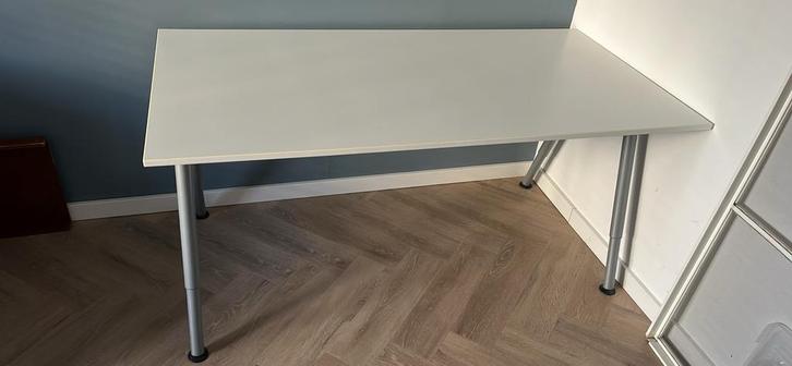 IKEA Bureau - Verstelbaar, Huis en Inrichting, Bureaus, Gebruikt, Bureau, In hoogte verstelbaar, Ophalen