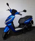 Blauwe Peugeot Kisbee RS bromscooter, Ophalen, Overige modellen, Zo goed als nieuw, Benzine