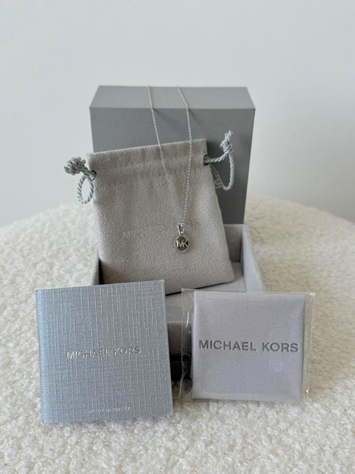 Michael Kors Zilveren Ketting met MK Logo, Sieraden, Tassen en Uiterlijk, Kettingen, Nieuw, Zilver, Zilver, Met hanger, Ophalen of Verzenden