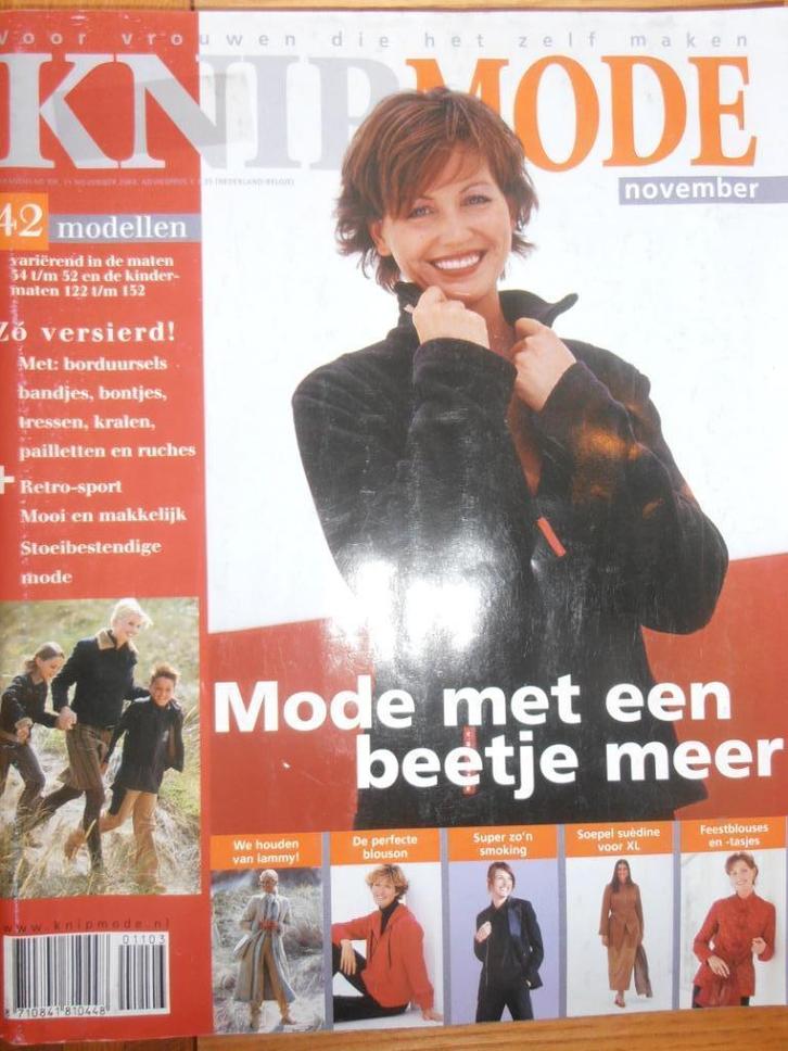 Knipmode november 2003 smoking voor vrouwen patronen, Hobby en Vrije tijd, Kledingpatronen, Zo goed als nieuw, Vrouw, Knipmode