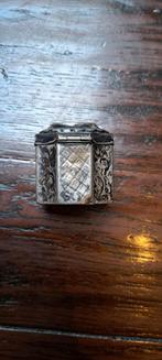 Zilveren doosje met decoratie, Ophalen of Verzenden