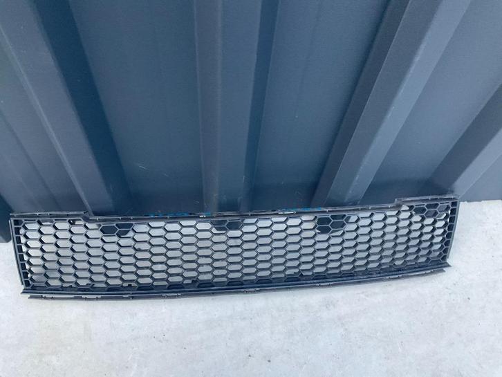 Voorbumper grill Fiat 500 07-14 735425618 Rooster F-20032, Auto diversen, Tuning en Styling, Ophalen of Verzenden