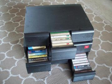 3 boxen met cassette bandjes v. jukeboxen met cassette lader beschikbaar voor biedingen