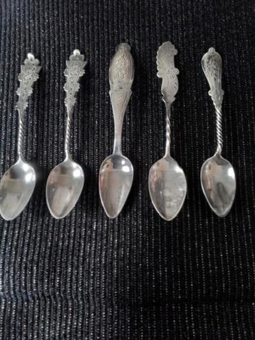 5 zilveren antieke lepeltjes beschikbaar voor biedingen