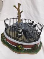 Lemax 93770 panda cage jaar 2009., Diversen, Kerst, Ophalen of Verzenden, Zo goed als nieuw