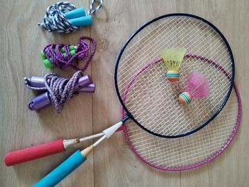 Gratis badminton rackets en 3 springtouwen beschikbaar voor biedingen