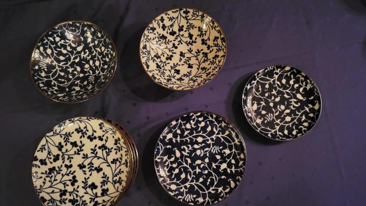Japans servies, Huis en Inrichting, Keuken | Servies, Zo goed als nieuw, Bord(en), Overige stijlen, Porselein, Ophalen of Verzenden