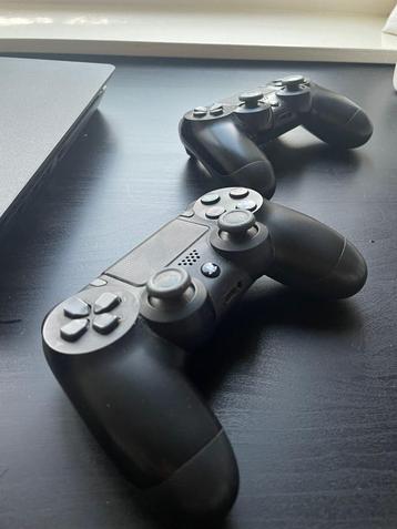 PS4 met twee controllers beschikbaar voor biedingen